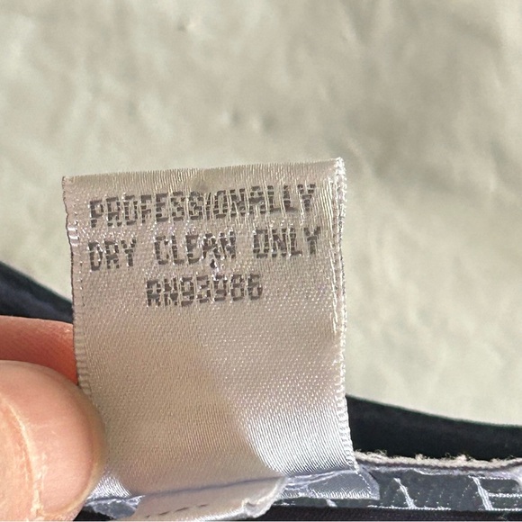 PETITE SOPHISTICATE VTG Silk Skirt Chain Status Print Wrap Size 12/L Old Money - Picture 9 of 9